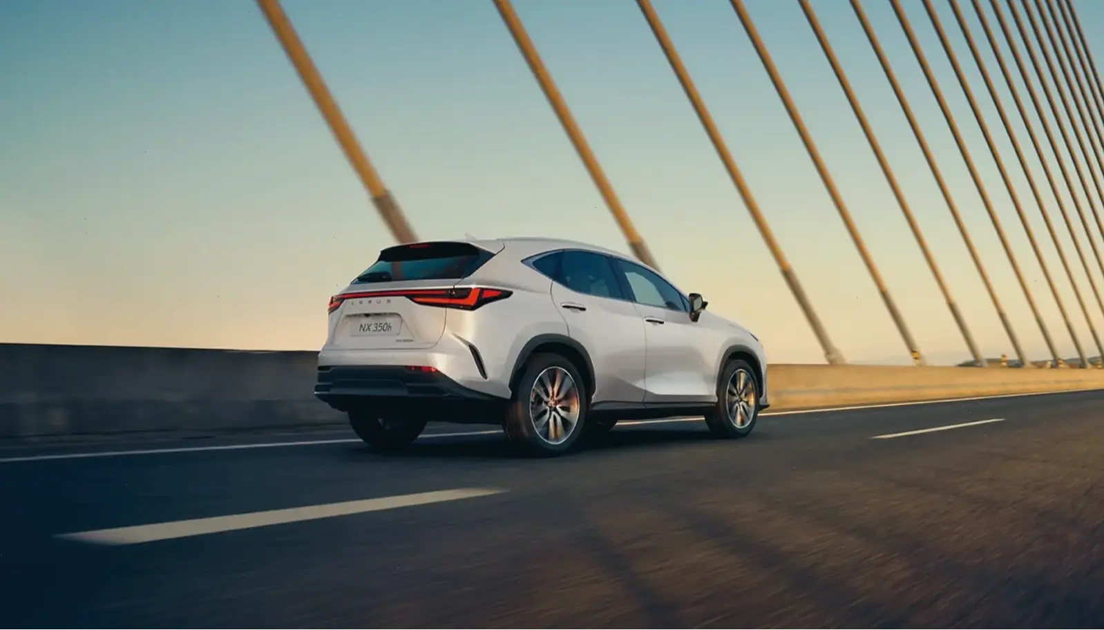 Hành trình đẳng cấp với Lexus NX Luxury Car, kết hợp sự thoải mái và hiệu suất vượt bậc.