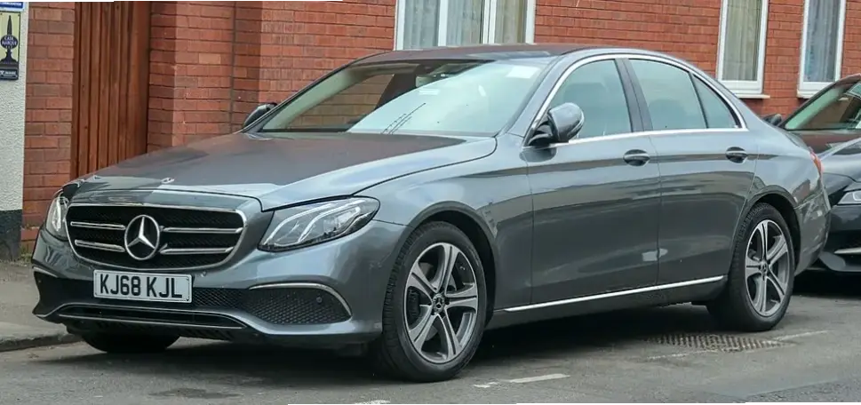 Hiệu suất mạnh mẽ tiết kiệm với Mercedes-Benz E-Class 2.0L Engine, động cơ lý tưởng cho mọi hành trình.