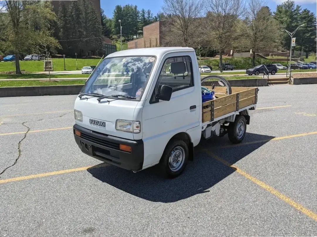 Hồi sinh phong cách: Suzuki Carry Classic Vehicle với thiết kế cổ điển và độ bền vượt thời gian!