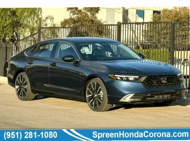 Honda Accord Sedan 2025 mang đến trải nghiệm lái xe đẳng cấp với công nghệ tiên tiến vượt trội.
