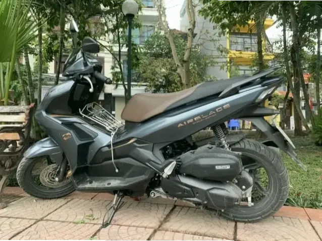 Honda Blade Affordable Scooter: Giá rẻ, chất lượng cao, di chuyển dễ dàng cho mọi người.
