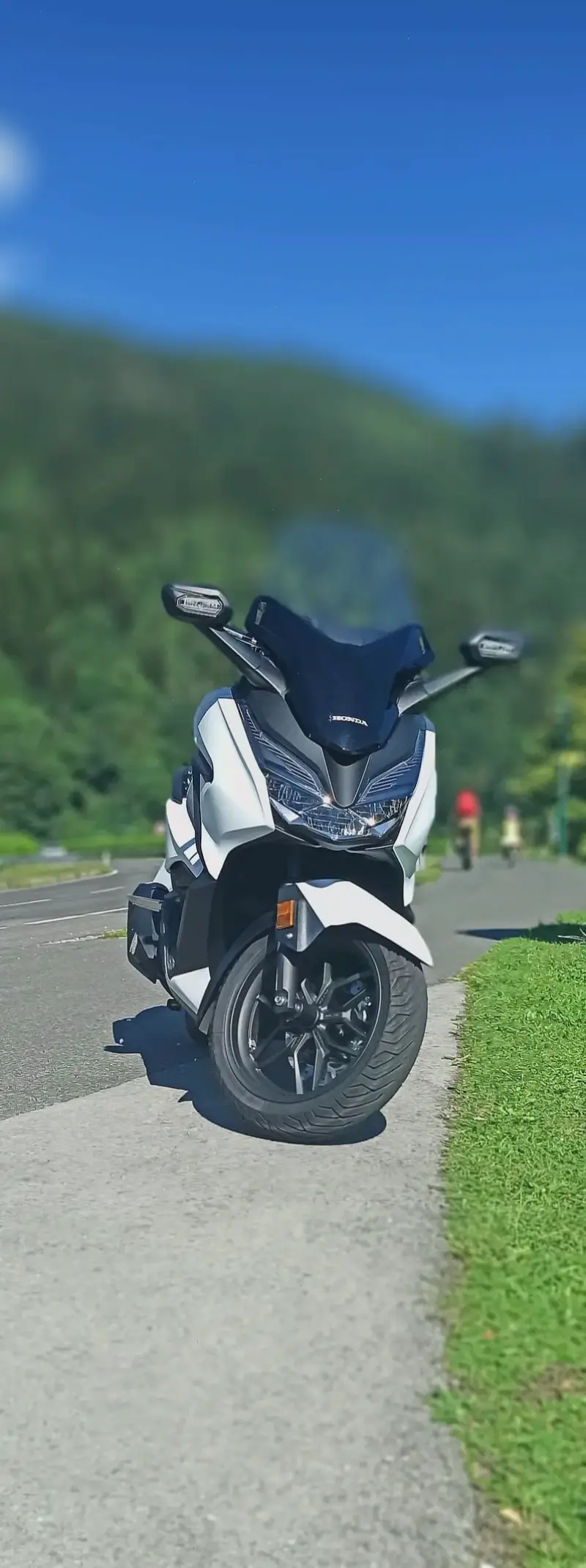 Honda Forza Premium Bike: Đẳng cấp cao cấp với sự thoải mái và hiệu suất vượt trội.