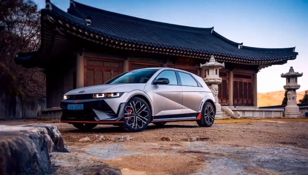 Hyundai Ioniq 5 Modern Car: Xe điện hiện đại với thiết kế tinh tế và công nghệ hỗ trợ thông minh!