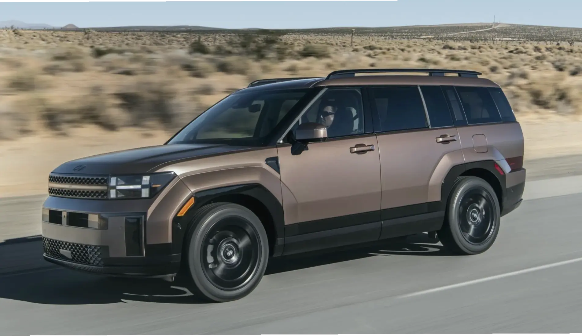 Hyundai Santa Fe 2.5L Engine: Động cơ mạnh mẽ, tiết kiệm, đảm bảo sức bền cho mọi cung đường dài.