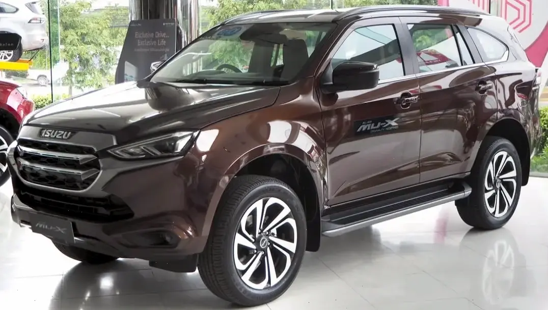 Isuzu MU-X Family SUV là lựa chọn lý tưởng với sự thoải mái, an toàn và không gian cho mọi thành viên gia đình.