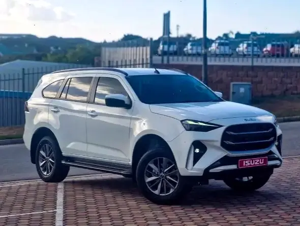 Khám phá Isuzu MU-X SUV 2025 với công nghệ tiên tiến và sức mạnh vượt trội, sẵn sàng cho mọi cuộc phiêu lưu!