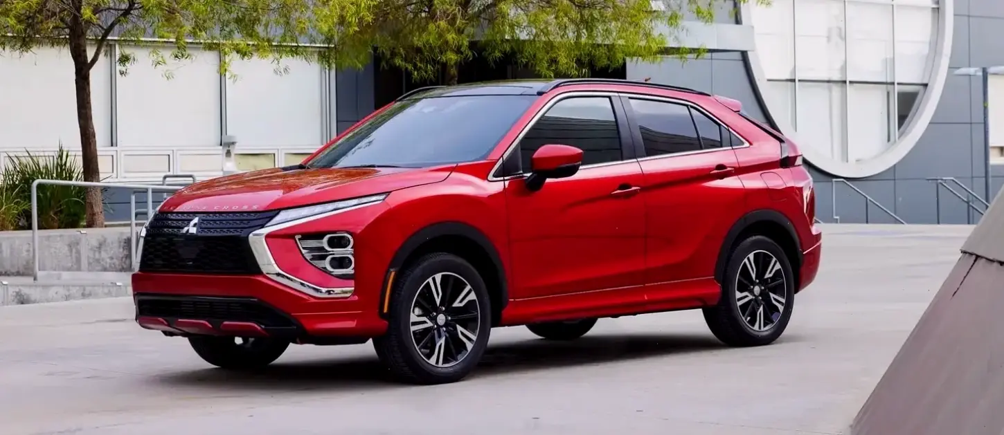 Khám phá Mitsubishi Eclipse Cross Compact SUV, không gian rộng rãi trong thiết kế nhỏ gọn và linh hoạt.