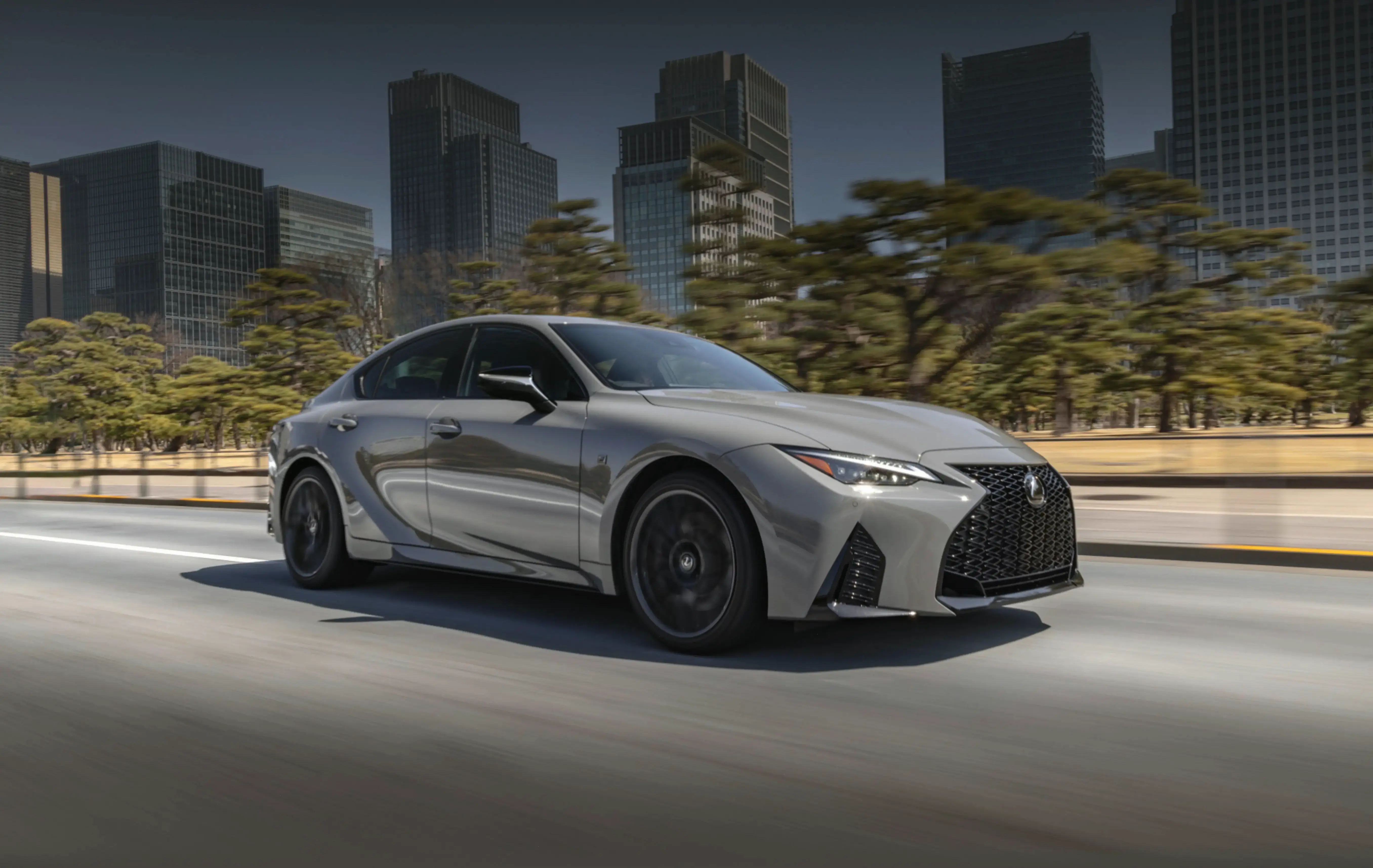 Khám phá sự hiện đại của Lexus IS Modern Sedan, với công nghệ thông minh và thiết kế đương đại hấp dẫn.