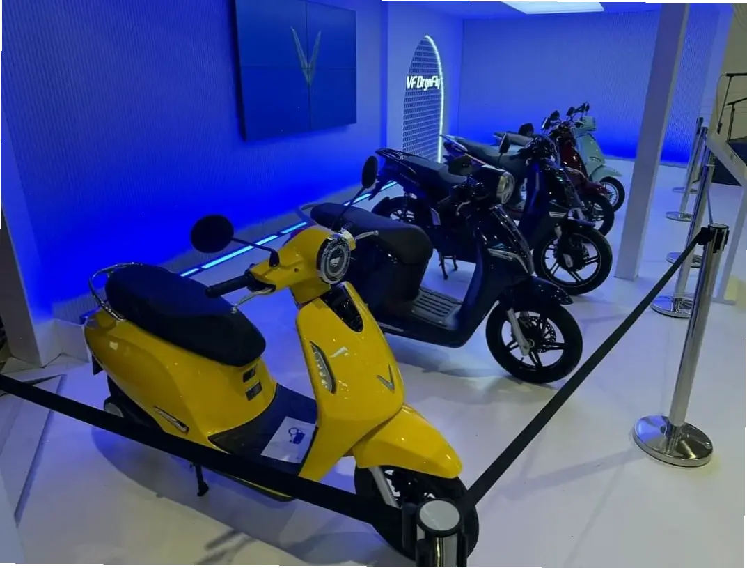 Khám phá VinFast Evo 200 Electric Scooter 2025 với công nghệ tiên tiến, di chuyển xanh và tốc độ mạnh mẽ cho cuộc sống đô thị!