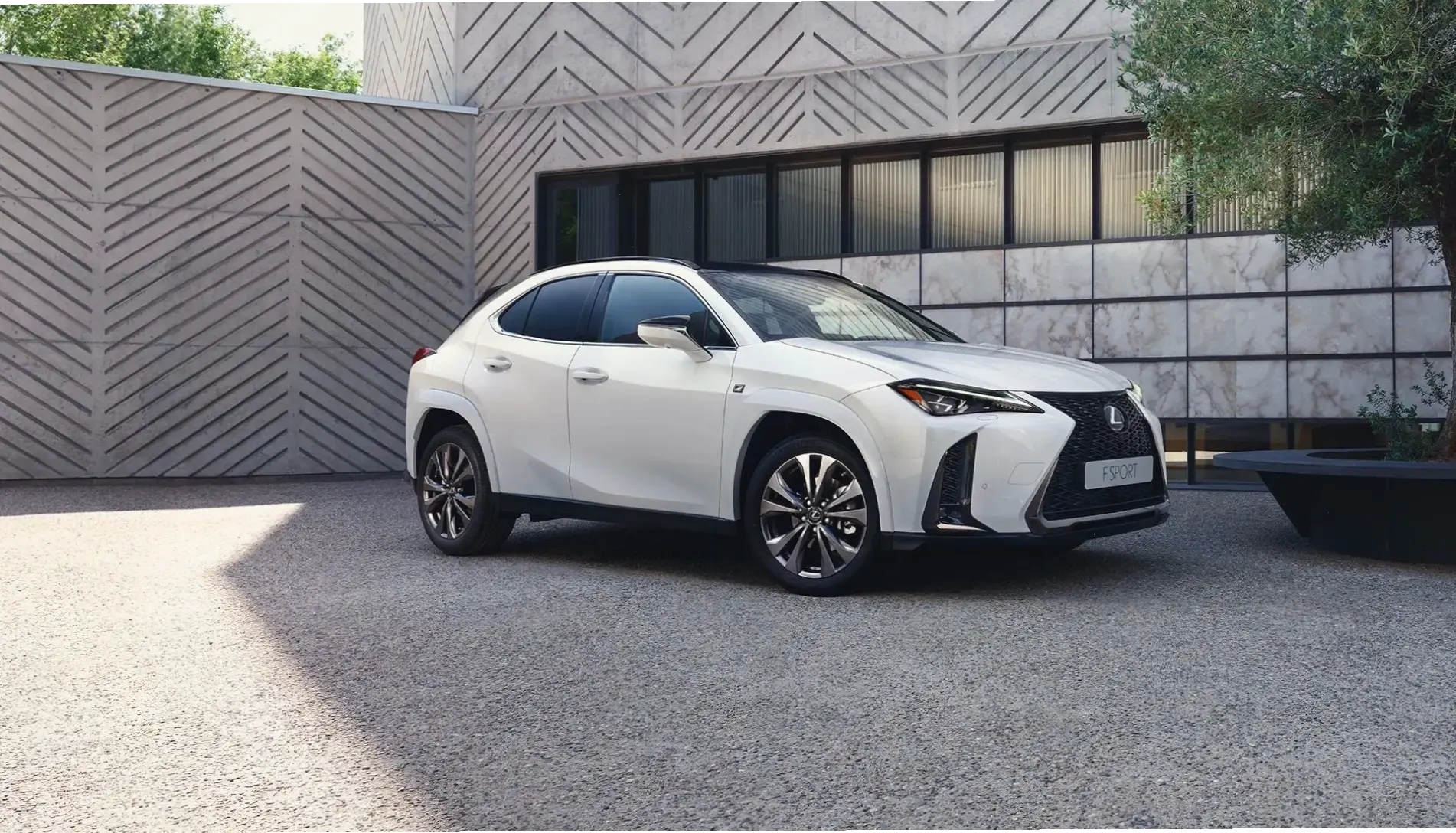 Lexus UX 2023 Model: Mẫu xe mới với công nghệ hiện đại, sự thoải mái tối đa và phong cách sang trọng.