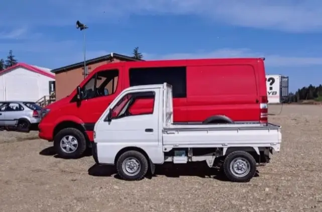 Lý tưởng cho kinh doanh: Suzuki Carry Commercial Van với không gian rộng và độ tin cậy cao!