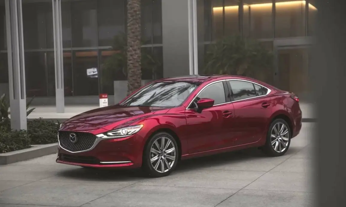 Mazda 6 Premium Vehicle mang đến sự sang trọng đẳng cấp và trải nghiệm lái xe hoàn hảo.