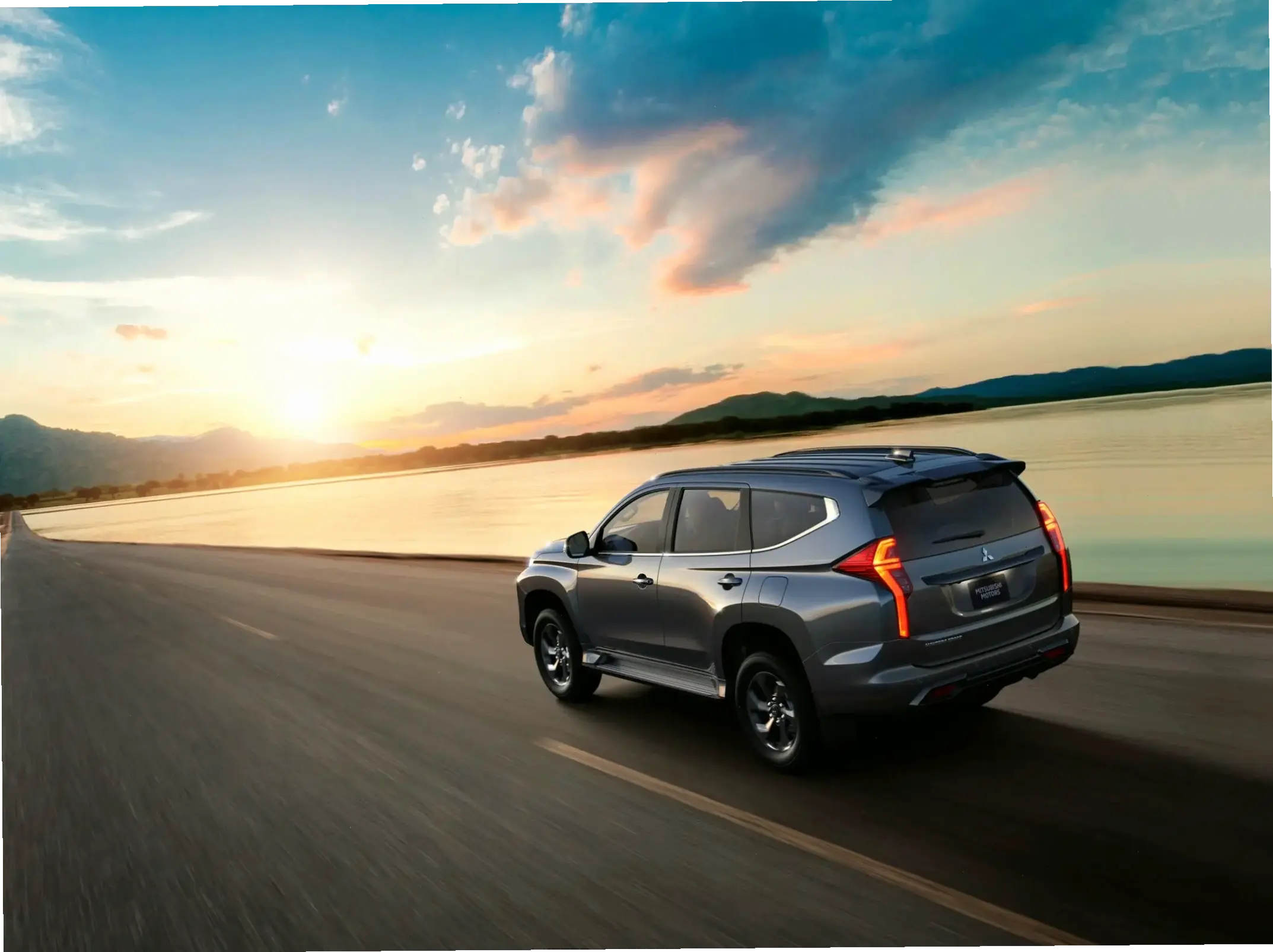 Mitsubishi Montero Sport 2.4L Diesel: Động cơ tiết kiệm nhiên liệu, sức mạnh bền bỉ cho những chuyến đi dài!