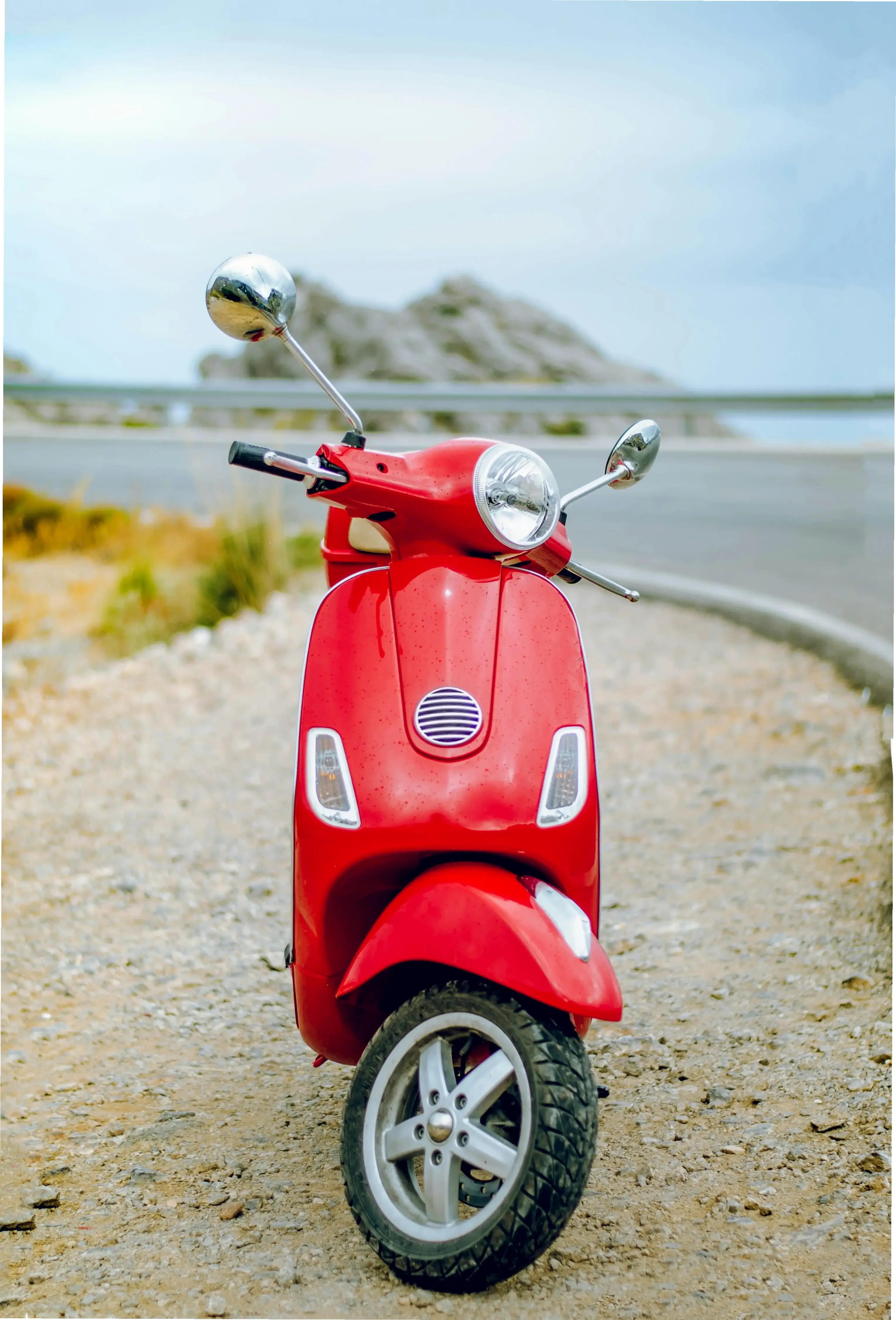 Nâng tầm phong cách với Vespa Premium Scooter, biểu tượng của sự sang trọng và tinh tế.