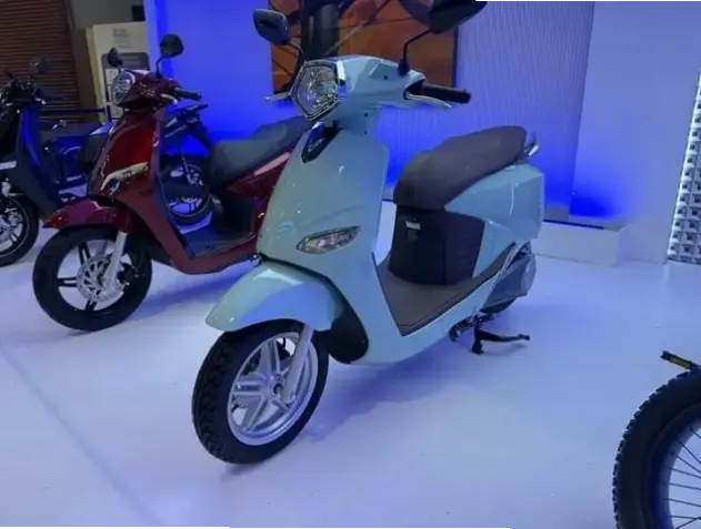 Nâng tầm phong cách với VinFast Theon S Premium Scooter, sự sang trọng và hiệu suất vượt trội.