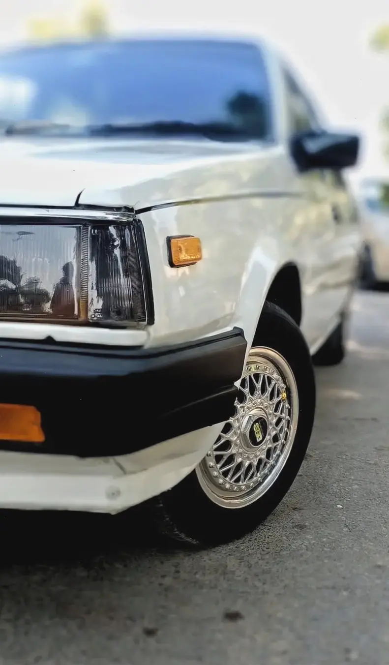 Nissan Sunny Classic Car kết hợp nét cổ điển và độ bền, mang lại sự thoải mái quen thuộc.