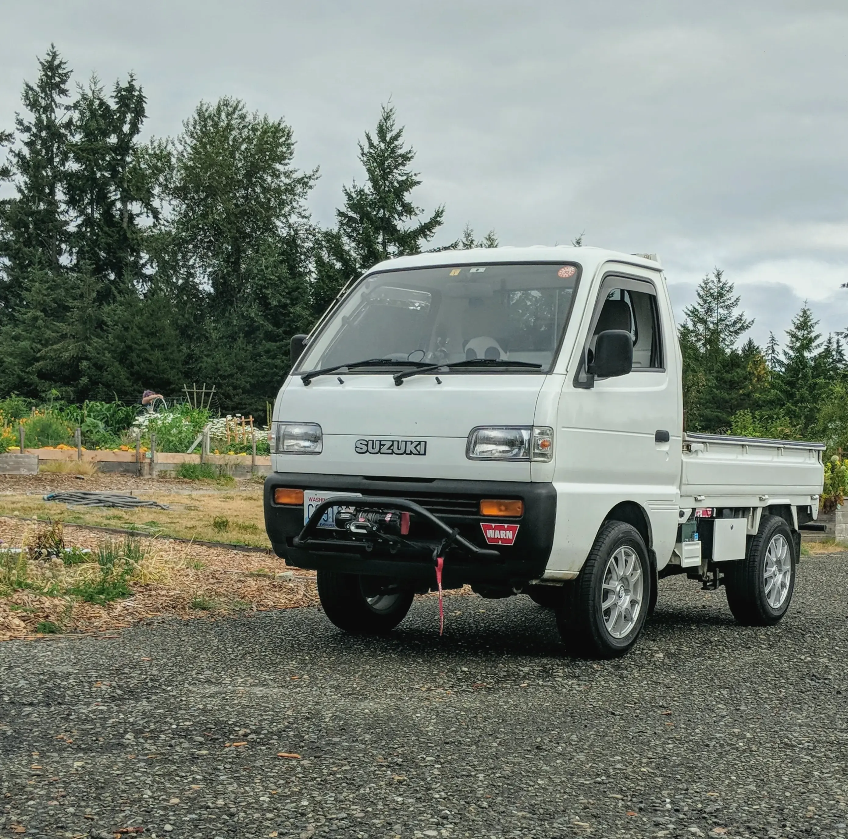 Phù hợp đô thị: Suzuki Carry Urban Car linh hoạt, dễ lái và tiết kiệm cho cuộc sống thành phố!