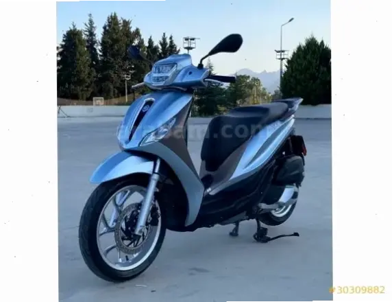 Piaggio Medley 2023 Model với các tính năng mới mẻ, mang đến trải nghiệm lái xe hiện đại và an toàn tối ưu!