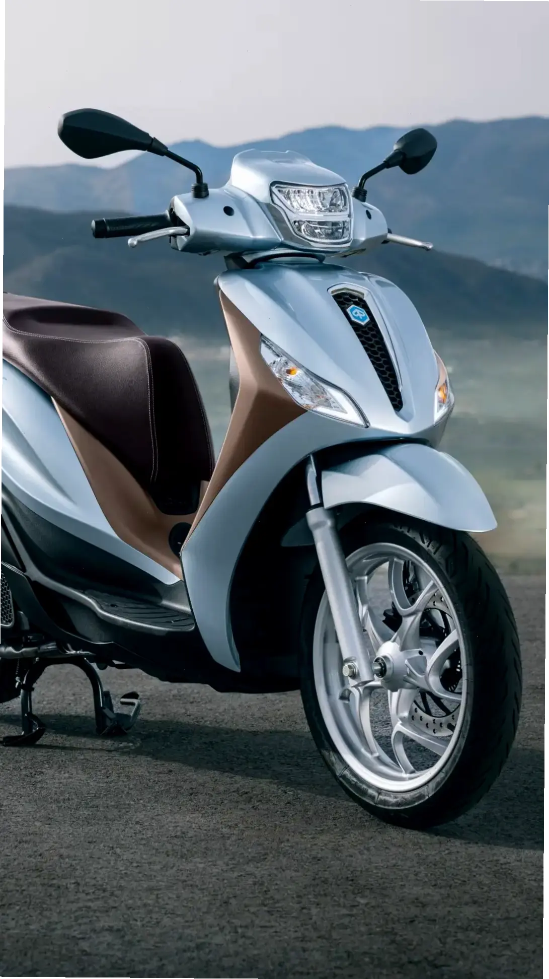 Piaggio Medley Sport Scooter: Thiết kế thể thao, tốc độ ấn tượng, sẵn sàng cho những cuộc phiêu lưu!