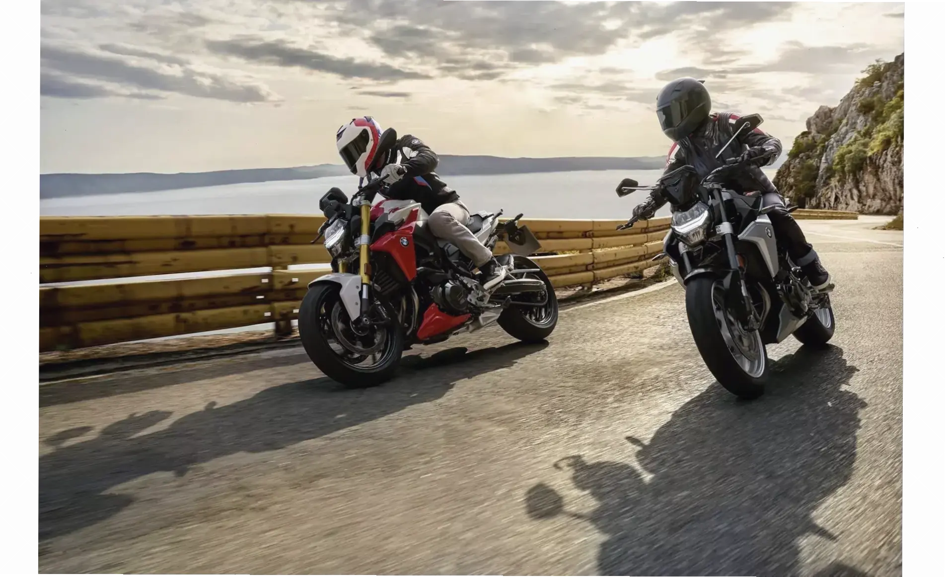 Sở hữu đẳng cấp với Suzuki Bandit Premium Motorcycle, kết hợp sang trọng và hiệu suất ấn tượng.