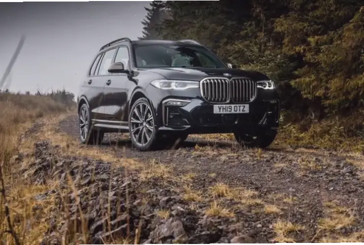 Sống sang trọng cùng BMW X7 Premium SUV, với nội thất cao cấp và tiện nghi đẳng cấp thế giới.