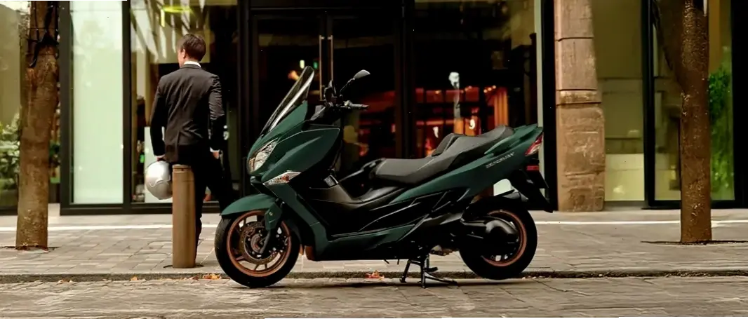 Suzuki Burgman Classic Scooter: Hoài niệm kết hợp hiện đại, thoải mái và bền bỉ qua thời gian.