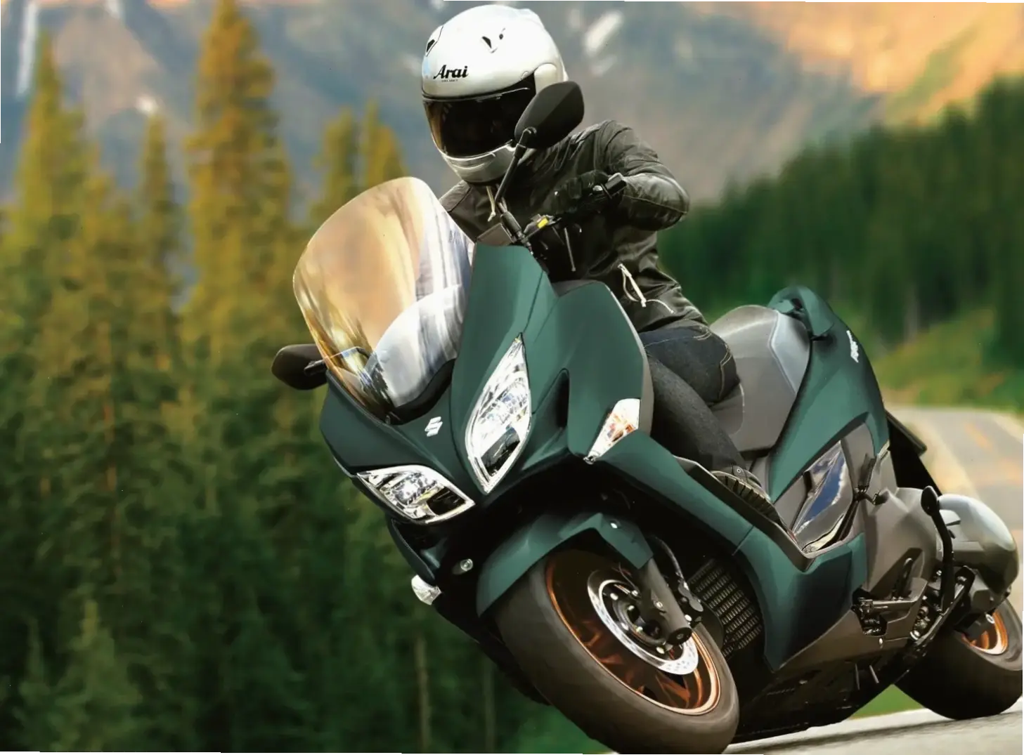 Suzuki Burgman Eco Bike: Thân thiện môi trường, tiết kiệm nhiên liệu, lựa chọn xanh cho hành trình hàng ngày.