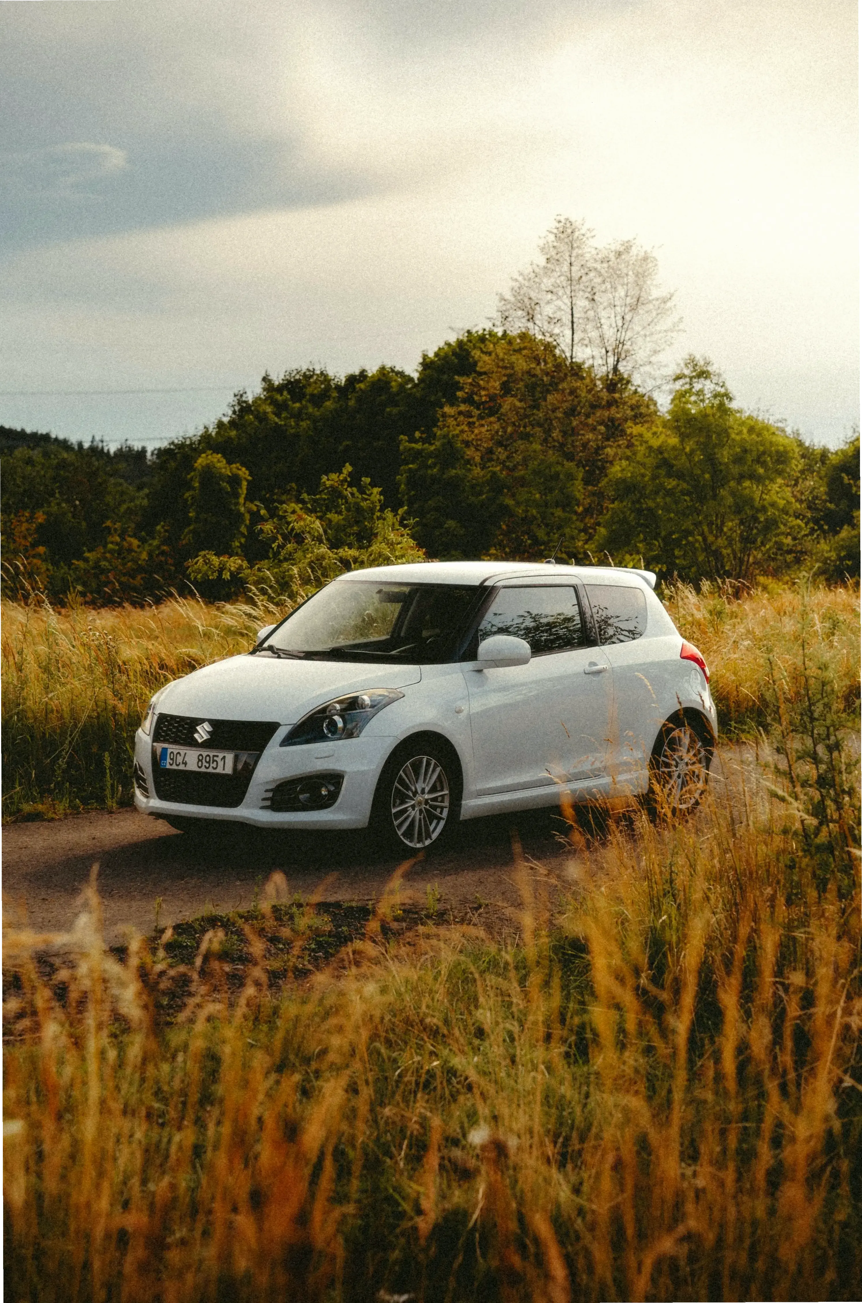 Suzuki Swift Compact Car nhỏ gọn, tiện lợi đỗ xe và hiệu suất cao cho mọi cung đường hàng ngày!