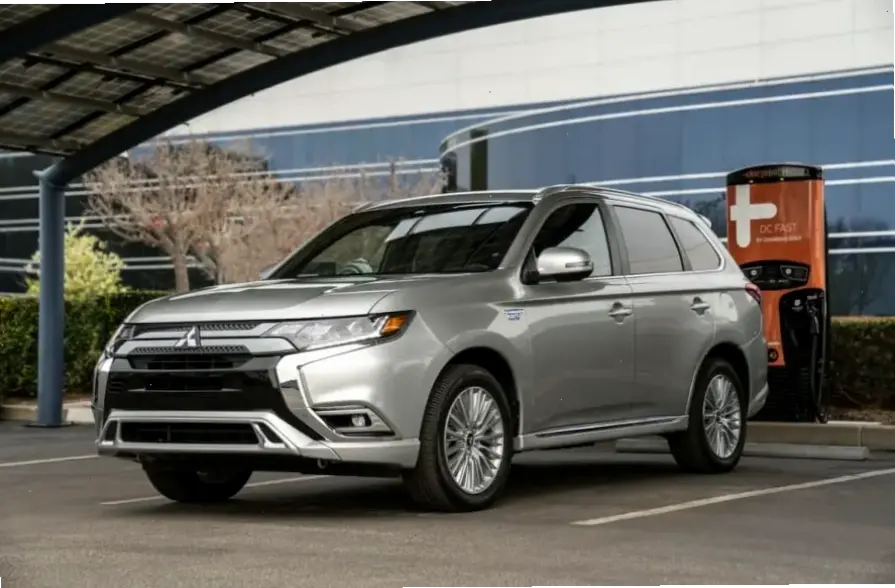 Tiết kiệm năng lượng cùng Mitsubishi Outlander PHEV Vehicle, xe hybrid thân thiện với môi trường và mạnh mẽ.