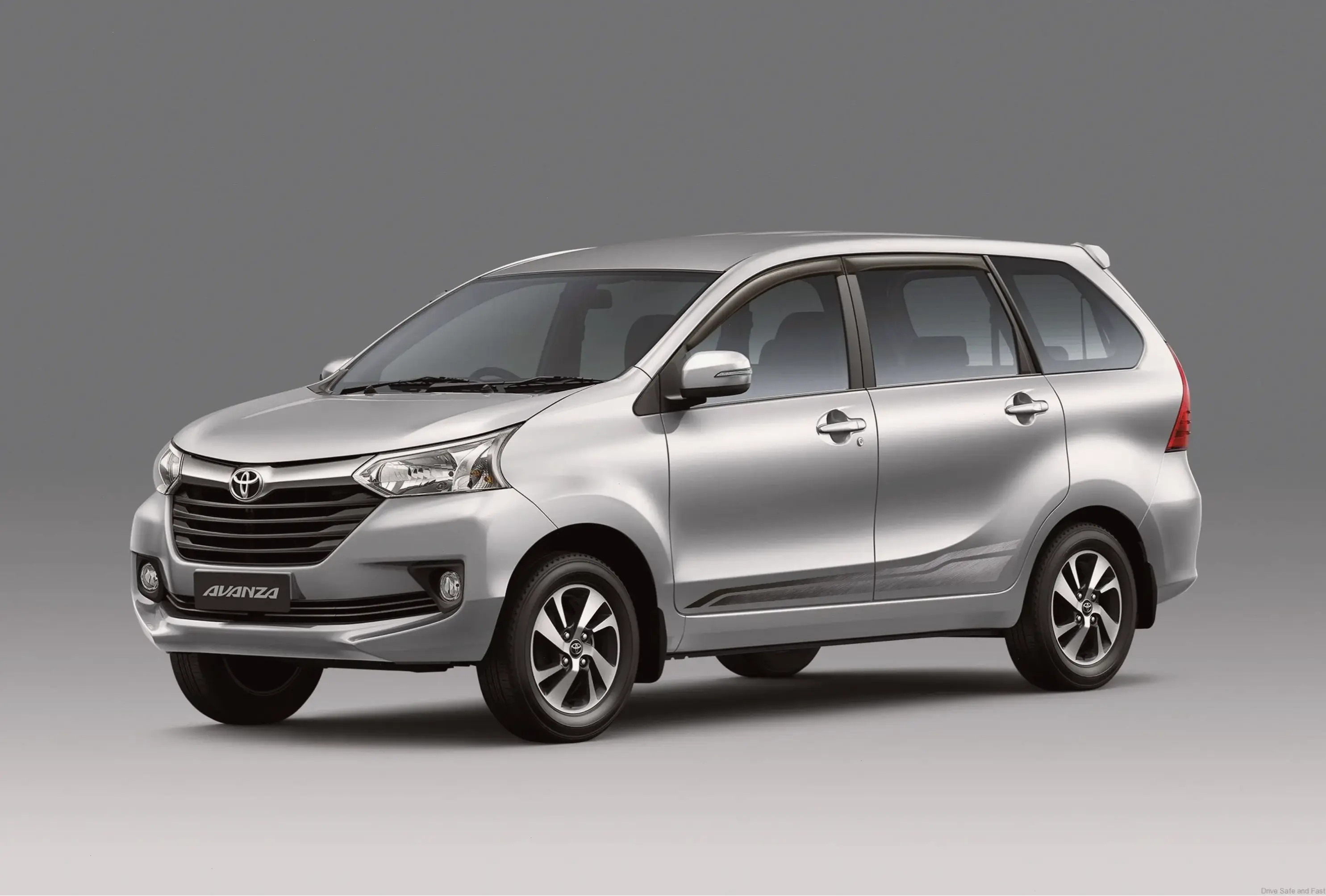 Toyota Avanza Sport MPV mang phong cách thể thao, tốc độ ấn tượng và thiết kế cuốn hút!