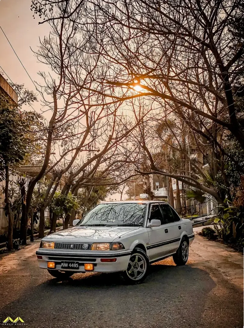 Toyota Corolla Altis Classic Car kết hợp phong cách cổ điển và công nghệ hiện đại, mang lại trải nghiệm lái xe đầy cảm hứng.