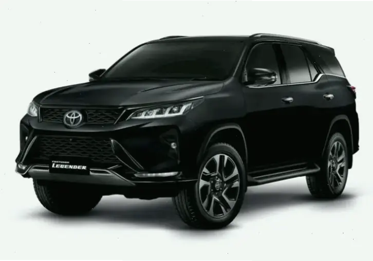 Toyota Fortuner Luxury SUV: Nội thất cao cấp, tiện nghi đỉnh cao cho trải nghiệm lái xe sang trọng.