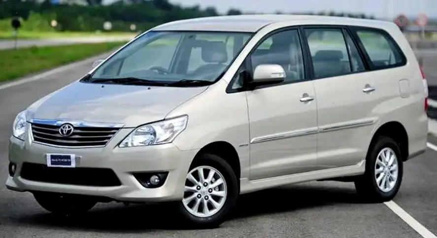 Toyota Innova 7 Seater Vehicle: Không gian rộng rãi cho 7 người, thoải mái và an toàn tuyệt đối!