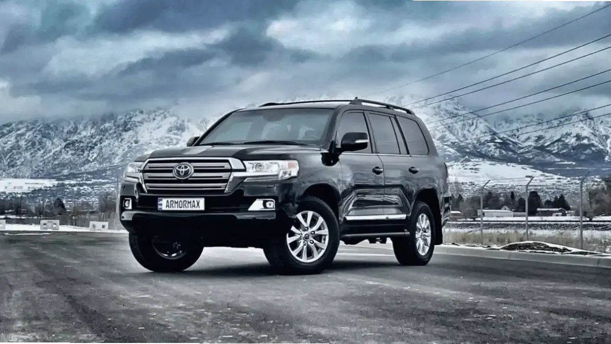 Toyota Land Cruiser Luxury Car: Sự hòa quyện giữa sự xa xỉ và khả năng off-road vượt trội!