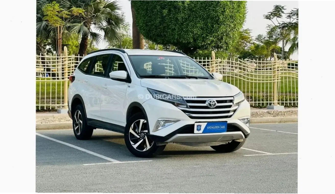 Toyota Rush Urban SUV: Hoàn hảo cho thành phố, linh hoạt và dễ dàng di chuyển hàng ngày.