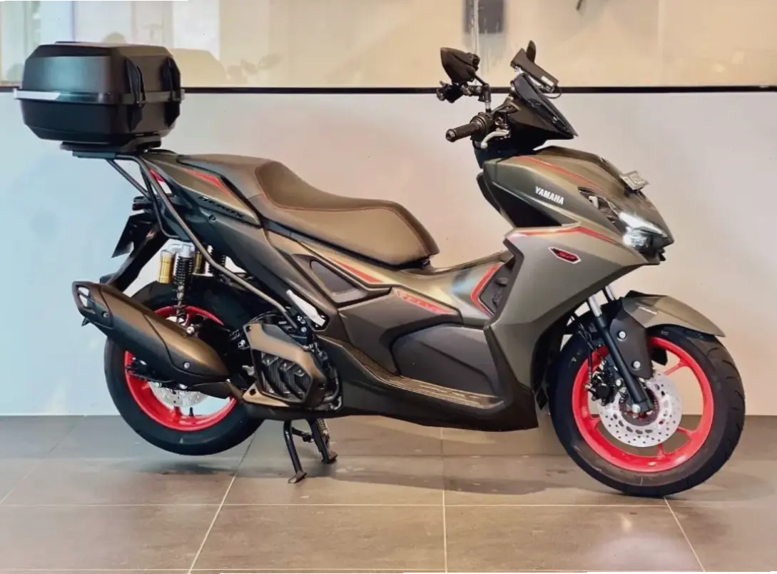 Trải nghiệm sức mạnh động cơ Yamaha Aerox 155cc Motorcycle, lý tưởng cho phiêu lưu đô thị đầy năng lượng!