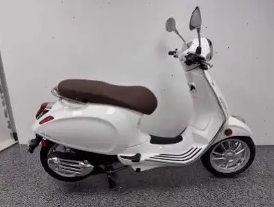 Vespa Primavera 2023 Model: Thiết kế mới mẻ, sẵn sàng chinh phục đường phố đô thị!