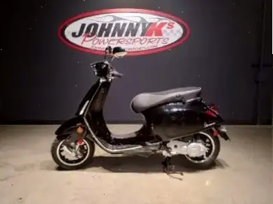 Vespa Sprint Premium Bike mang đẳng cấp cao cấp, chi tiết tinh xảo, dành cho những ai yêu sự sang trọng.