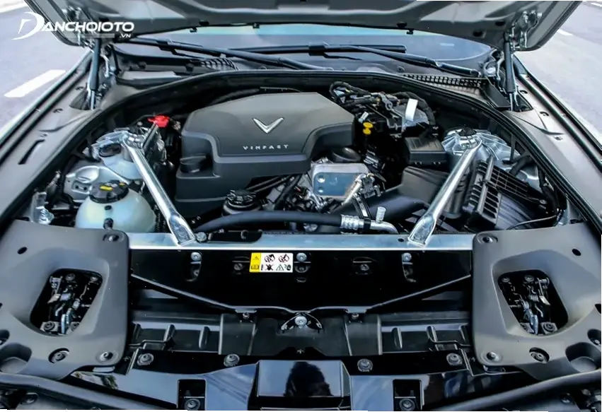VinFast LUX A2.0 2.0L Engine kết hợp động cơ mạnh mẽ với tiết kiệm nhiên liệu, mang lại sức mạnh và hiệu quả vượt bậc.