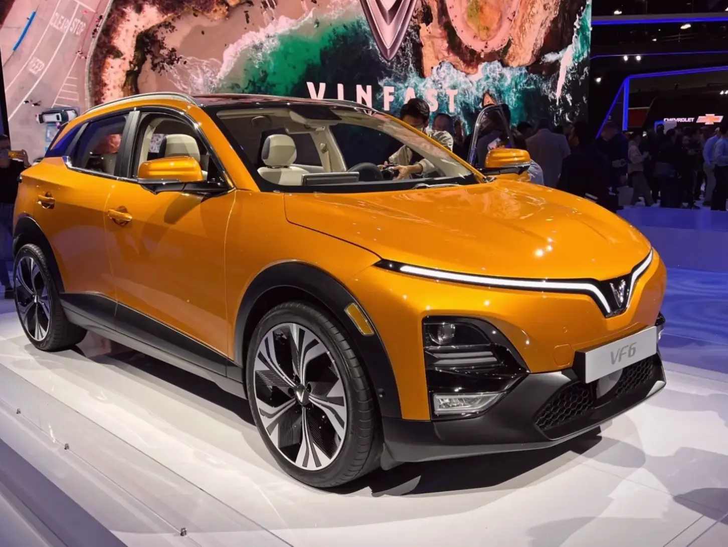 VinFast VF 6 2023 Model: Xe điện hiện đại, tiết kiệm năng lượng và thân thiện môi trường cho mọi hành trình!