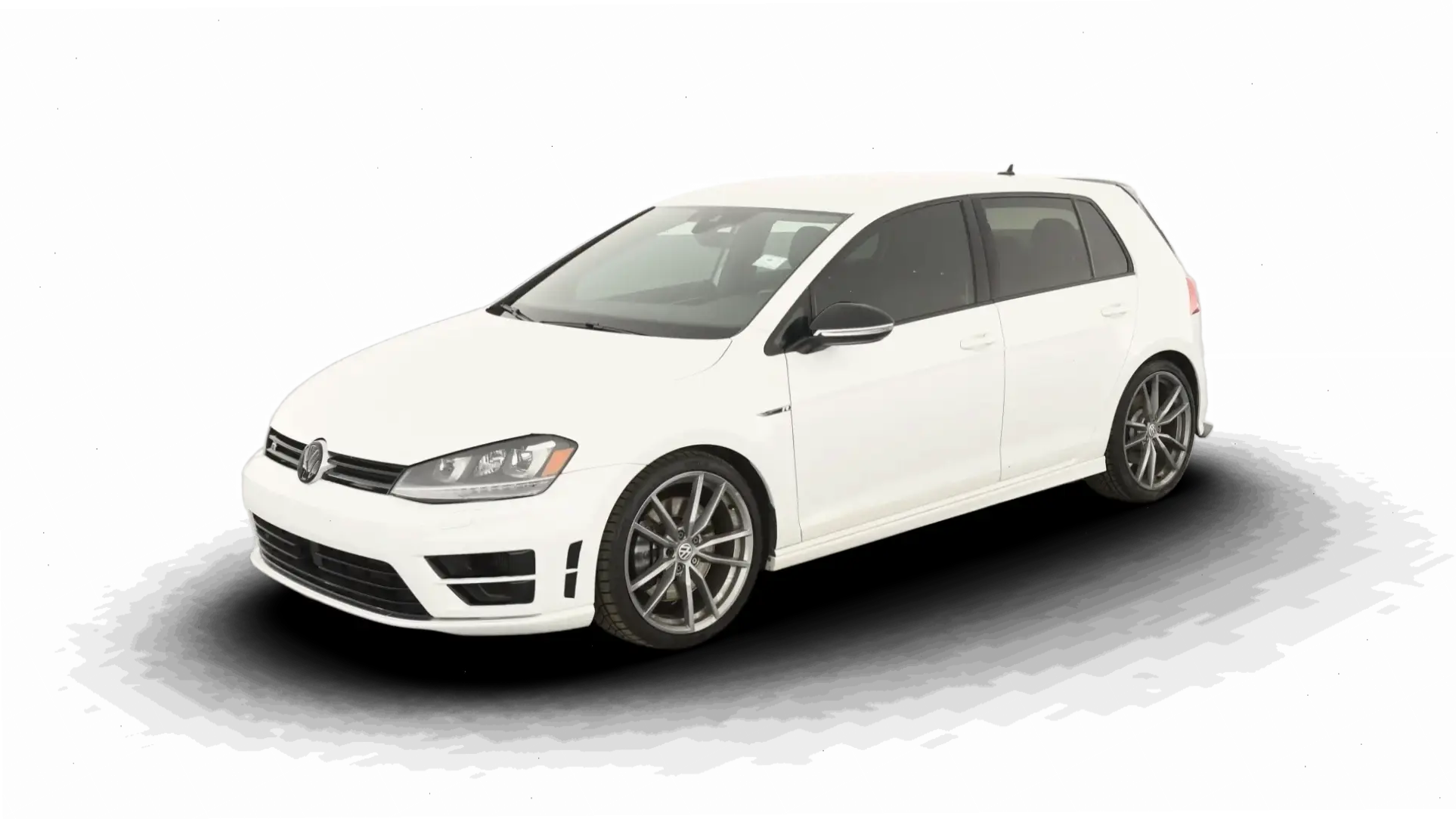 Volkswagen Golf 2.0L Turbo: Sức mạnh động cơ turbo ấn tượng, kết hợp tiết kiệm nhiên liệu tối ưu.