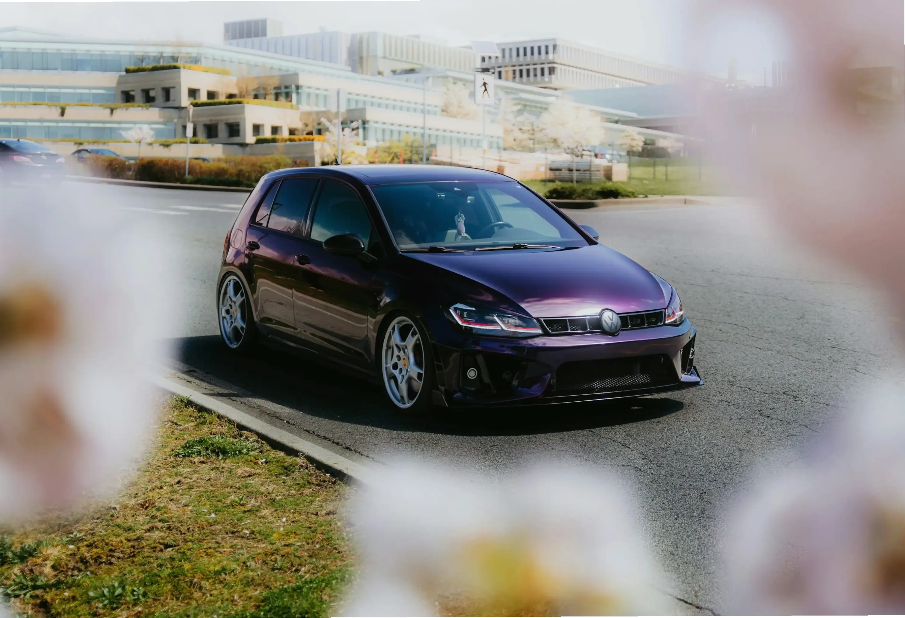 Volkswagen Golf Urban Vehicle: Linh hoạt cho đô thị với sự tiện lợi và an toàn tối đa.