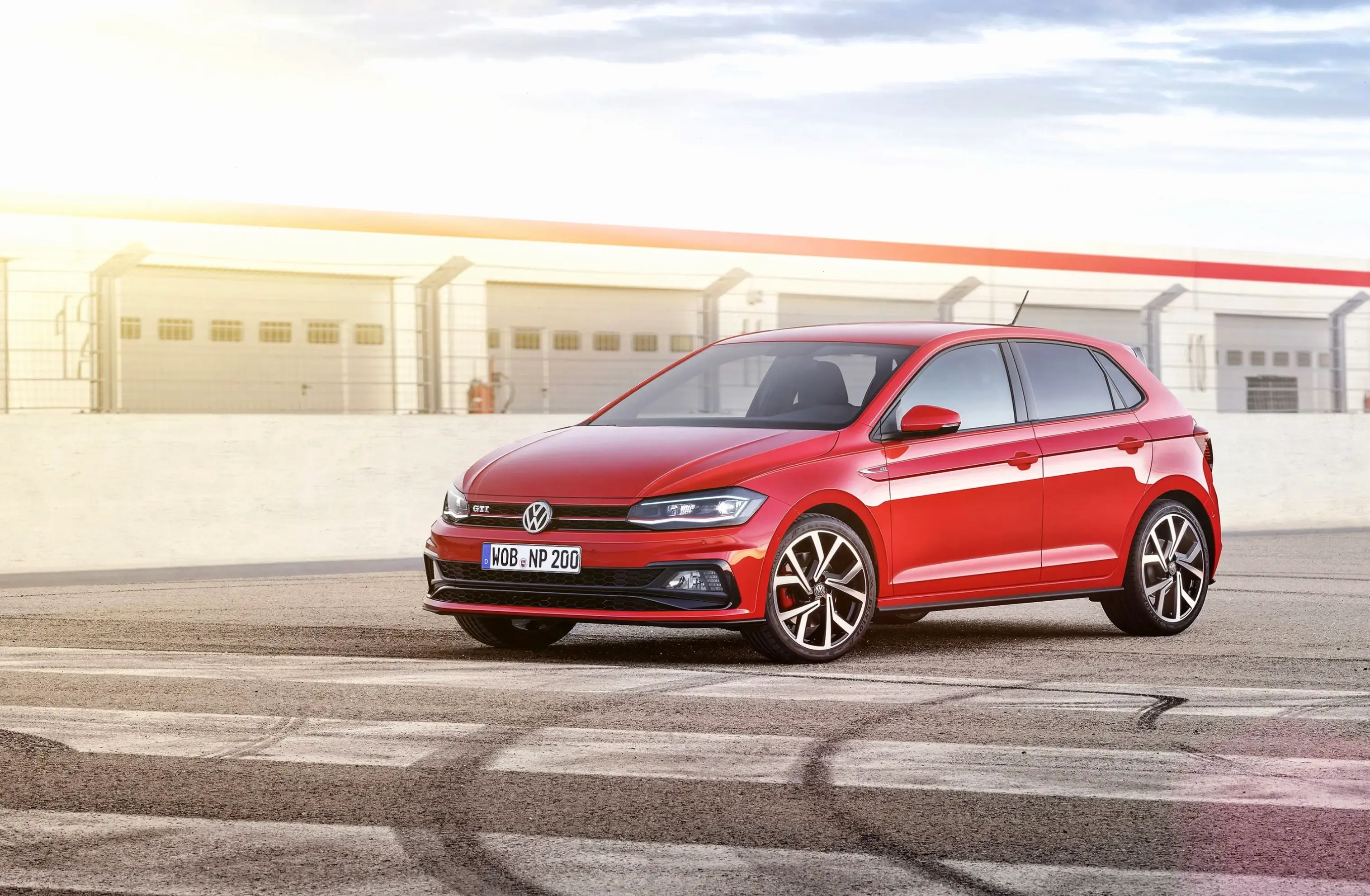 Volkswagen Polo Premium Hatchback mang đến sự sang trọng và tiện nghi cao cấp vượt bậc.