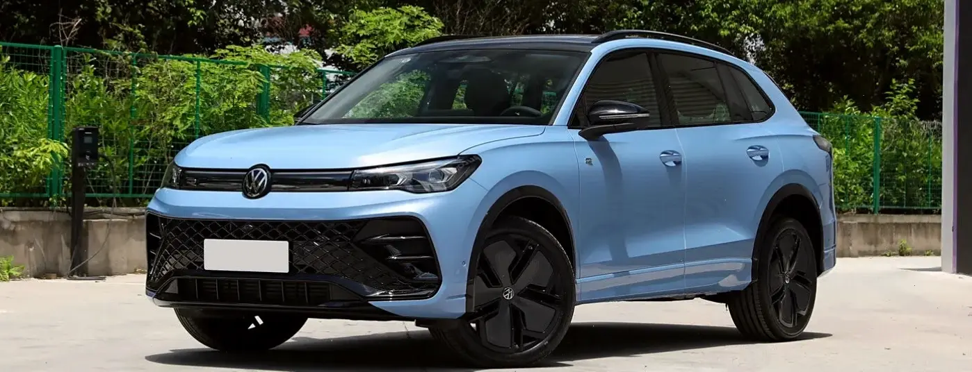 Volkswagen Tiguan 2.0L Engine: Động cơ mạnh mẽ, tiết kiệm nhiên liệu, mang lại trải nghiệm lái phấn khích.