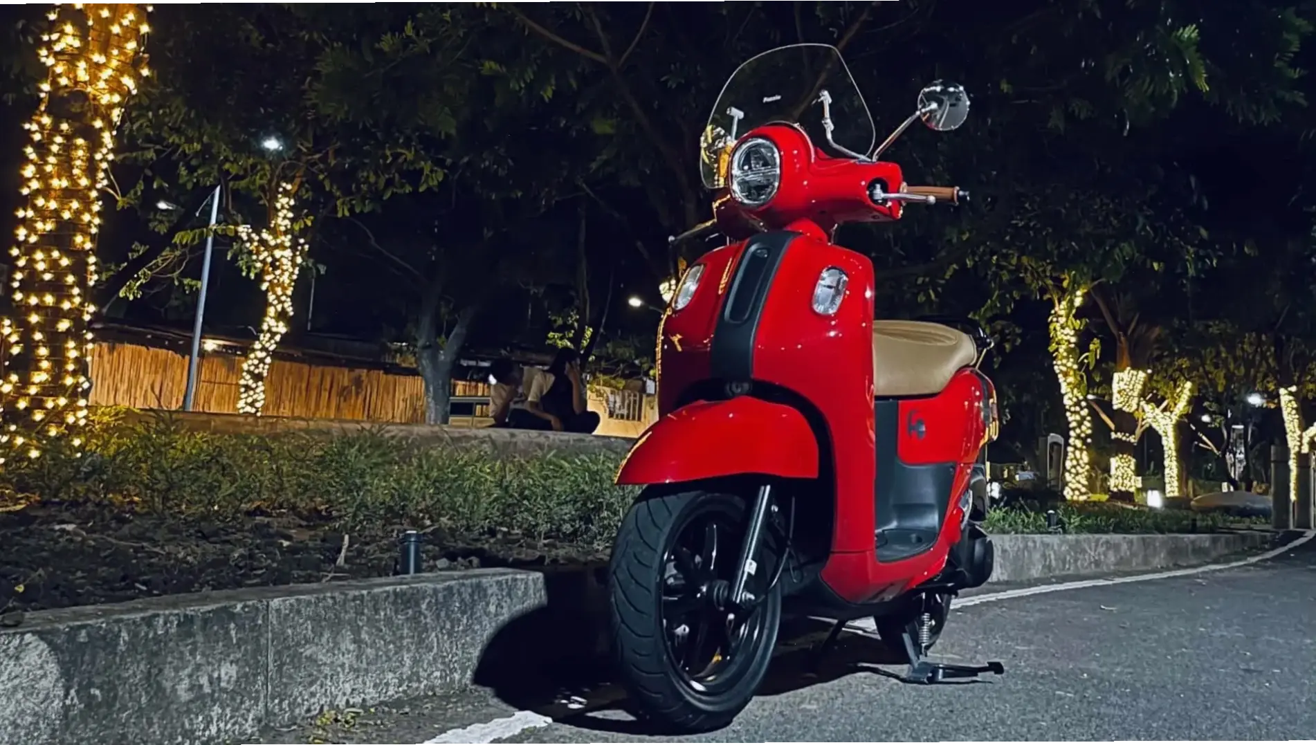 Yamaha Fazzio 125cc Motorcycle kết hợp động cơ mạnh mẽ với sự linh hoạt, chinh phục mọi cung đường.