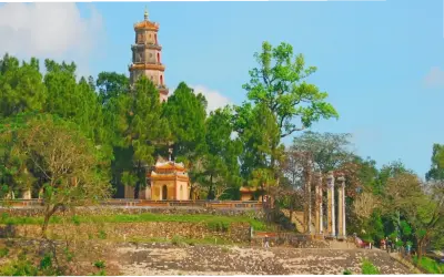 Ẩn Mình Trong Ảnh Chùa Phật Giáo Huế: Nơi Bình Yên Và Tâm Linh