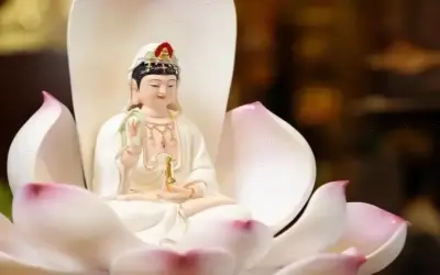 Khám Phá Ảnh Phật Quan Âm Trên Mây: Nguồn Cảm Hứng Tâm Linh