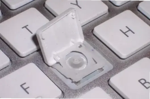 Hướng dẫn gỡ nút bàn phím laptop đơn giản, an toàn tại nhà