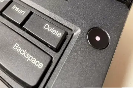Khám phá cách mở laptop Lenovo đơn giản và an toàn nhanh chóng