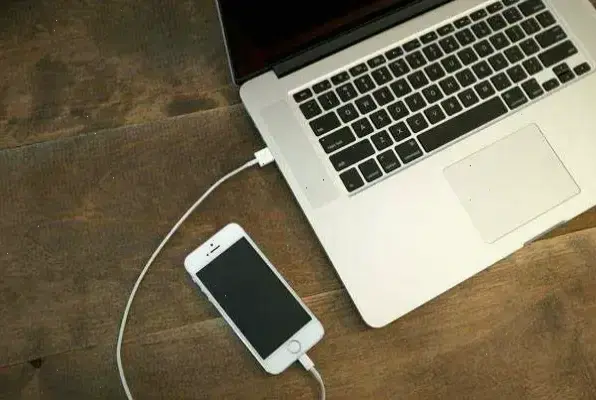 Hướng dẫn kết nối iPhone với laptop: Dễ dàng và nhanh chóng!